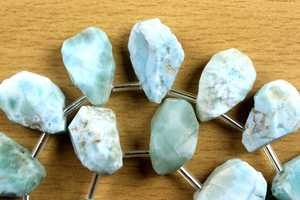 Pierre de Larimar naturelle de forme irrégulière, brute, de qualité supérieure, 1 brin non traité, indien brut, vente en gros, 21 pièces - Product Image 3