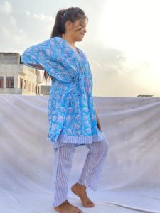Ensemble de pyjamas caftan court imprimé main en coton indien personnalisé et imprimé Ensemble de pyjamas pour le sommeil de nuit Les femmes portent une robe de style ethnique - Product Image 5