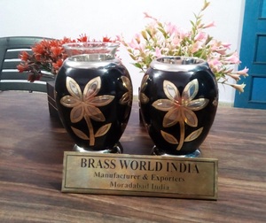 BRASS <b>TEA</b> <b>LIGHT</b> WITH A FLOWER GOLDEN FLOWER ENGRAVED CREMATION URN FUNERAL SUPPLIES BRASSWORLD INDIA - Product Image 2
