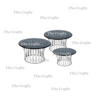 Ensemble de trois présentoirs et contremarches de buffet de différentes tailles pour le présentoir de gâteau d'accessoires de table
