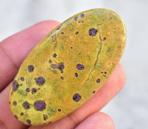 Piedra serpentina pulida en caliente con Stichtite, cabujones de piedras preciosas sueltas curativas - Product Image 4