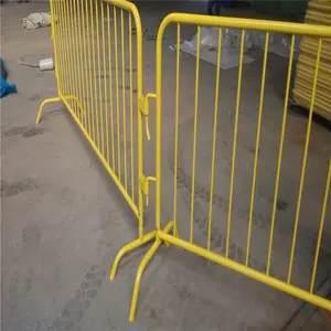อุปสรรคฝูงชนชั้นวางจักรยานเหล็กสีเหลือง