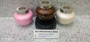 D'UNE LUMIÈRE DE BOUGIE TRICOLORE URNE DE CRÉMATION Fournitures funéraires BRASSWORLD INDE - Product Image 2