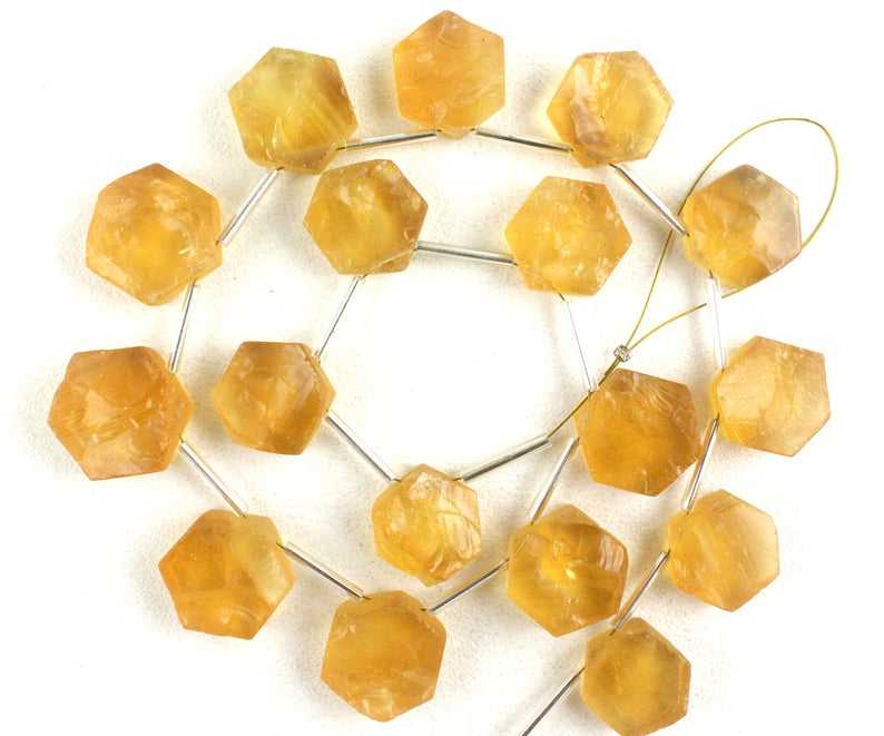 สีเหลือง