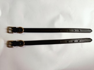 Petit collier de chien en cuir avec canal vide et décoration de plumes Collier à motifs noirs pour chiens - Product Image 4