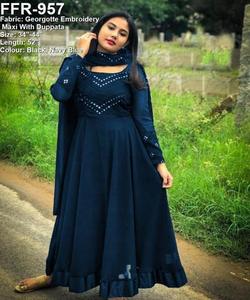 Robe avec Dupatta Dernier créateur Vêtements indiens Designer Georgette Broderie Travail Fabrication Prix de gros Vêtement ethnique Gharara - Product Image 2