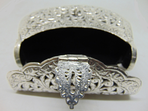 Vintage Indian Brass <b>Clutch</b> <b>Purse</b> for Women Hand-Carved Floral Metal Frame Pearl Decorations Flap Shoulder Bag for Evening Use - Product Image 5