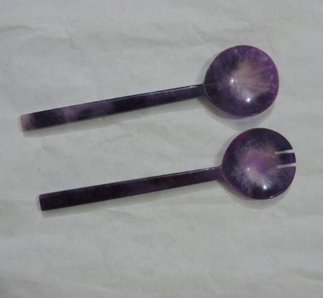 Твердый салатный сервер из полимерной смолы фиолетового цвета