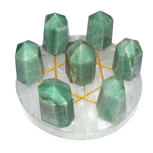Quartz cristallin avec pointes de jade vert |   Quartz cristallin avec pointes de jade vert à bas prix, outil de guérison par les cristaux, outil métaphysique - Product Image 1