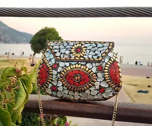 Yüksek kalite el yapımı güzel kadın kabuk taş mozaik Metal çanta antika hint etnik debriyaj çanta ucuz fiyata