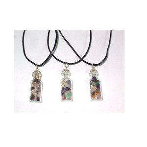 จี้ชิปอัญมณีพร้อมสายหนัง - Product Image 1