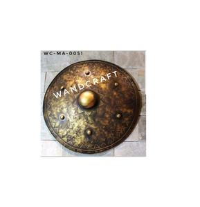 Bouclier médiéval Antique en laiton, matériaux métallique de forme ronde pour décoration de salon à prix bas - Product Image 1