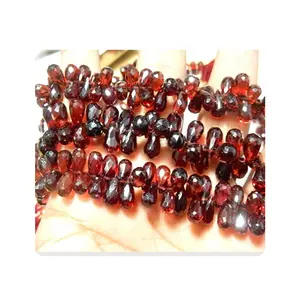 Toptan ucuz 7x10MM yaklaşık boncuk mozambik Garnet Faceted Briolette armut damla doğal değerli taş boncuk toptan