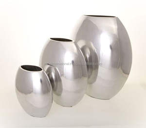 Vente en gros de vases à fleurs modernes de luxe de meilleure qualité, design standard en aluminium et acier inoxydable, meilleur style de décoration en métal - Product Image 3