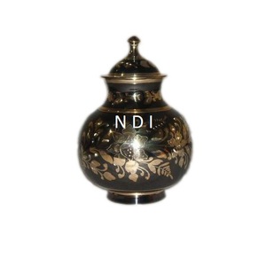 Diseño grabado a mano de excelente calidad Recuerdo conmemorativo Urnas de cremación de metal de latón Cenizas para adultos Recuerdo Urnas de cremación - Product Image 6