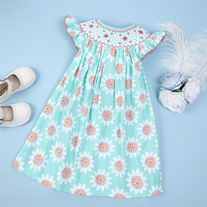 Combinaison à manches courtes en coton 100% avec smocks géométriques corail faits à la main et fermeture à boutons-pression pour bébés filles - ODM OEM Été BB2073 - Product Image 2