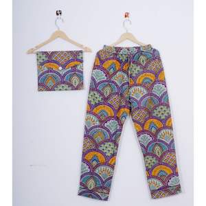 Ensemble de pyjama indien en coton imprimé Ikat pour femmes vêtements de nuit thermiques traditionnels grande taille vêtements de nuit d'été avec imprimé de fleurs - Product Image 2