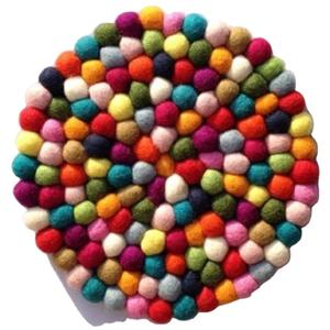 Estera de bolas de fieltro - Product Image 1