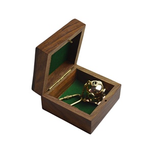 การออกแบบโลหะที่เป็นของแข็งทะเลพวงกุญแจเรือล้อรูปโลหะทองเหลืองและการออกแบบตะขอกุญแจสีทอง - Product Image 5