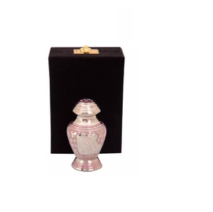 Urne pour adulte pour cendres de crémation humaine Pot en laiton massif rose pour bébé gravé à la main Option de couleur personnalisée disponible en gros - Product Image 6