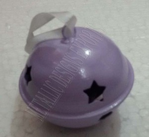 Adornos de árbol de metal exclusivos Decoración de árbol de rosas cascabel con cinta roja para Feliz árbol de Navidad campana colgante de plata - Product Image 2