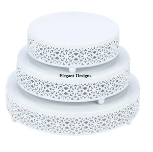 ชุดแท่นวางเค้กโลหะเคลือบผงสีขาวดีไซน์โบราณทำด้วยมือสุดหรูเครื่องมือวางบนโต๊ะเค้กโลหะสามชิ้น - Product Image 4