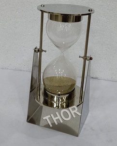 Minuterie de sablier en verre de sable poli chromé moderne Décoration maritime nautique et cadeau de mariage unique pour l'espace de bureau - Product Image 2