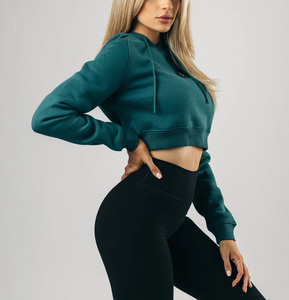 Sudadera con capucha recortada gris personalizada para mujer, sudadera de punto con cuello redondo estampado, parte superior polar de algodón liso al por mayor con logotipo frontal - Product Image 1