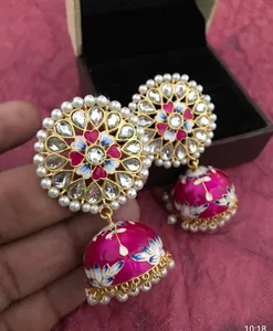 Die attraktivsten Imitation Jhumka Ohrringe Attraktivster versilberter vergoldeter Schmuck für Hochzeits geschenke