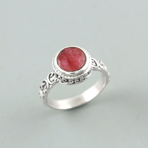 Anillo Vintage con Rubí, Plata de Ley 925, Engaste de Bisel, Gema Redonda Roja, Joyería Fina Unisex - Product Image 2
