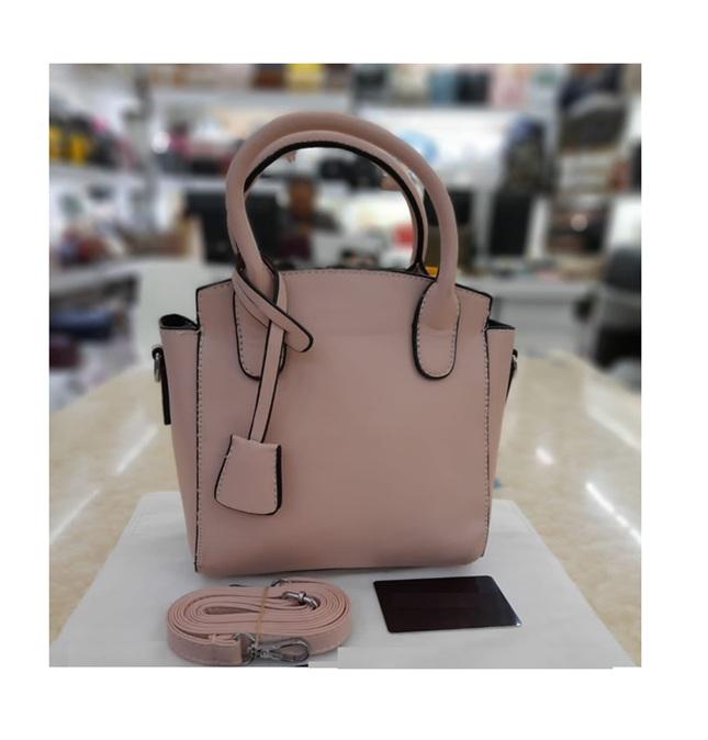 สีชมพูอ่อน