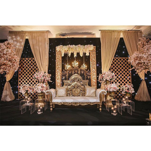 Decoración Glamorosa para Escenario de Recepción de Boda, Decoración Real Musulmana para Escenario de Walima, Espectacular Decoración para Escenario de Boda del Sur de Asia, EE. UU. - Product Image 1