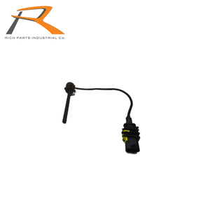 ถังพักน้ำหล่อเย็นคุณภาพสูง 1960437 พร้อมเซ็นเซอร์สำหรับอะไหล่รถบรรทุก DAF - Product Image 2