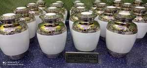 Urna de cremación de latón niquelado de alta calidad, suministro funerario de estilo americano de Brassworld India para adultos - Product Image 3
