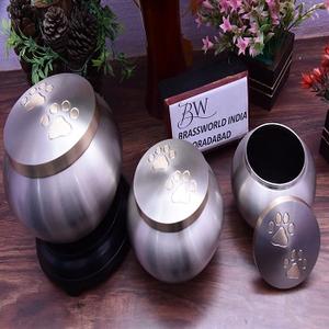 Suministros funerarios de latón, ODYSSEY con urna de cremación de METAL de Brassworld, India - Product Image 6