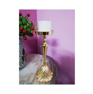 Bougeoir votif en métal suspendu de qualité supérieure, décor fait à la main, support de bougie luxueux, support en métal fini doré à vendre - Product Image 5
