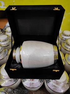 Urne de crémation en laiton blanc, boîte en velours, fournitures pour enterrements, monde de bronze, inde - Product Image 2