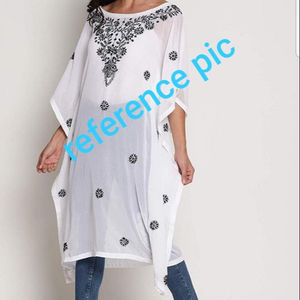 Chikankari Kaftan งานปักลวดลายสวยงามสวยงามที่ออกแบบมาสำหรับเสื้อผ้าแนวชนเผ่าที่สง่างามสำหรับงานปาร์ตี้เทศกาลและการออกนอกบ้านแบบลำลอง - Product Image 1