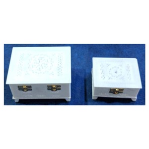 Caja tallada de piedra blanca - Product Image 1