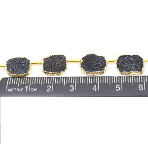 Black Druzy 12 a 14 MM Forma rectangular Lado perforado Chapado en oro 10 Beads Strand - Product Image 3