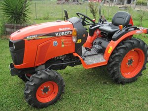 Kubota 4WD Mini Tractor con CE Embrague Dirección asistida y frenado efectivo para uso agrícola Alemania Países Bajos Kosovo Francia - Product Image 3