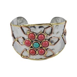 Pulsera de varios colores a la moda, diseño de acero inoxidable disponible en varios colores, el mejor para regalo de cumpleaños - Product Image 4