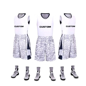 Ensemble de tenue de basketball pour femmes, haut court et short cycliste, personnalisable pour équipe, deux pièces, sublimation, respirant, pour adultes, devant - Product Image 5