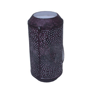 Lanterne violette perforée de design moderne en métal et verre avec base en fer pour l'éclairage extérieur de la maison et la décoration de Noël - Product Image 1