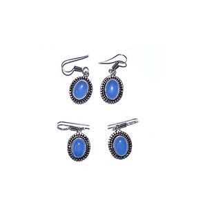 Boucles d'oreilles à fleurs rondes de style indien plaqué or de style classique Calcédoine Agate pour les fêtes Cadeaux Exportateur de pierres semi-précieuses - Product Image 1