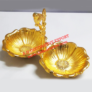 Bol à quatre joints en forme de feuille d'aluminium fait à la main de haute qualité avec une pièce de finition dorée au milieu de la poignée - Product Image 5