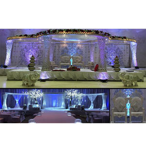 Mandap de Boda de Cristal Glamoroso y Escenario Especial para Bodas, Mandap de Cristal de Fibra para Bodas Asiáticas, Mandap de Cristal Tallado en Diamante de Alemania - Product Image 1