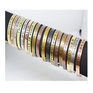 Bracelet en cuivre gravé à la main avec points métalliques, collection Inde, monde fantastique, bijoux en laiton, collection décembre 2026 - Product Image 1