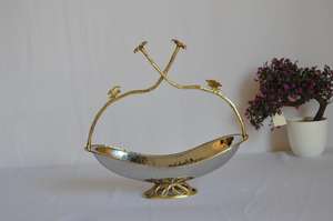 Plat de service en laiton gaufré avec couvercle et poignées Bol de service en métal de haute qualité Style unique Look classique Style vintage avec couvercle - Product Image 4