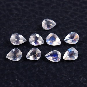 Gros Naturel pierre de Lune Arc-En-Gemcut Lâche Facettes Pierre De Poire Taille 3x4mm - Product Image 3